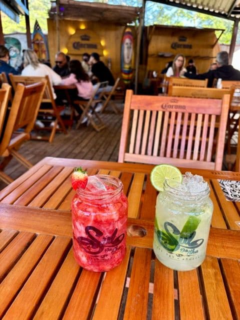 Meilleurs Caipirinhas Sul da Ilha surf bar Armação